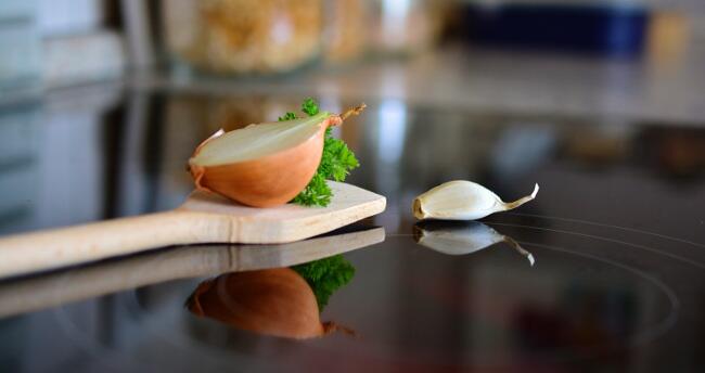 Einbau eines Ceran-Kochfeldes - Abdichtung Kochfeld zur Arbeitsplatte der Küche